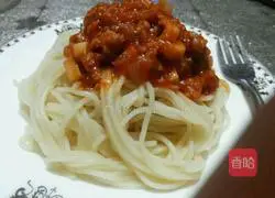 Illustration of how to make tomato meat sauce pasta 8