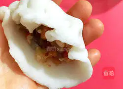 Illustration of how to make crystal shrimp dumplings 8