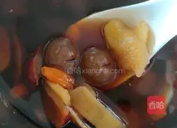 Red dates, longan and wolfberry soup Practice illustration 6