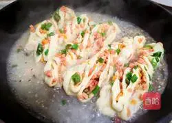 Illustration of how to make pan-fried flower rolls 16