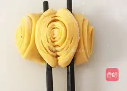 Illustration of how to make pumpkin rolls 11