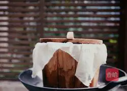 Illustration of how to make bayberry wine 3