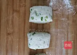 Illustration of how to make chive rolls 6