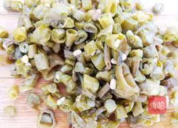 Illustration of how to make fried pork rinds with pepper 4