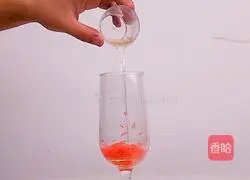 Illustration of how to make grapefruit coffee 4