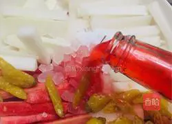 Illustration of how to make rouge pickled pepper and radish 7