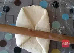 Illustration of how to make scallion pancakes 5