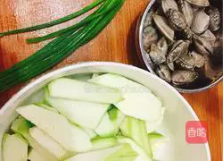 Illustration of how to make Huajia Luffa Soup 1