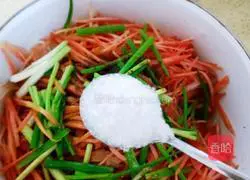 Illustration of how to make stir-fried shredded potatoes 19