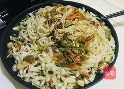Illustration of how to make black pepper beef fried noodles with electric pan 13