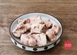 Illustration of how to make abalone and ribs stewed with potatoes 3