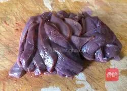 Spinach and Pork Liver Soup Recipe Illustration 3