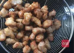 Illustration of how to make pineapple sweet and sour pork 9