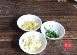 Illustration of how to make fried lean meat with snow peas 6