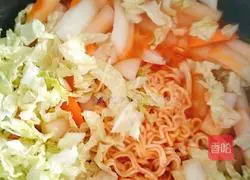 Illustration of how to make rice cake ramen 7