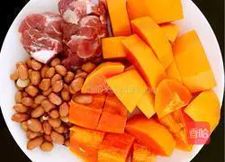 Illustration of how to make papaya and peanut pork ribs soup 1