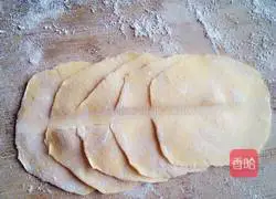 Illustration of how to make pumpkin rose steamed buns 7