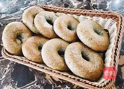 Steamed black sesame bagel bread Practice illustration 11