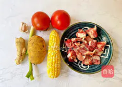 Tomato and corn Illustration of how to make potato ribs soup 1