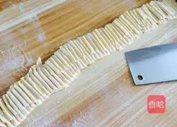 Illustration of how to make small noodles 5