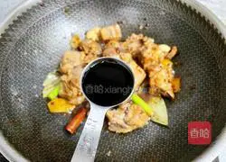 Illustration of making sauce-flavored pork ribs 9