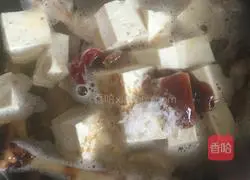 Illustration of how to make duck tofu soup 3