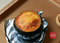 Illustration of how to make pumpkin baked eggs 8