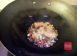 Illustration of how to make cold peanut sprouts 9