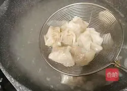 Illustration of how to make wontons in clear soup 10