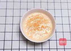 Illustration of how to make carrot and egg pancakes 3