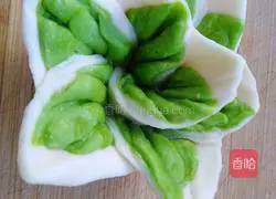 Illustration of how to make fancy pastry with jade flowers 8