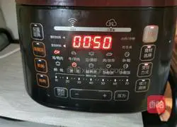 Ginseng, Cordyceps Flowers Illustration of how to make longan and red date chicken soup 9