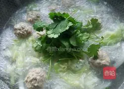 Illustration of how to make meatball sprouts and white vermicelli soup 7