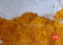 Illustration of how to make corn buns 3