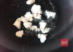 Illustration of how to make cabbage, vermicelli and tofu soup 2