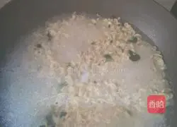 Illustration of how to make spicy and sour instant noodles 7