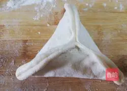 Illustration of how to make sugar triangle 8