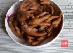 Illustration of braised chicken feet 4