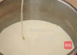 Illustration of how to make black tea milk cap 2