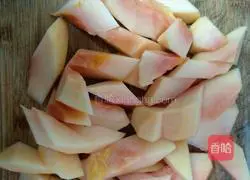 Illustration of how to make papaya stewed in milk 2