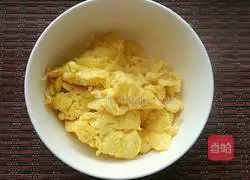 Illustration of how to make golden egg fried rice 5