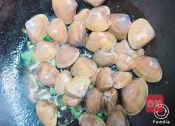 Illustration of how to make sand clam seafood soup 4