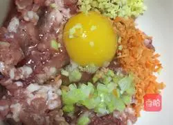 Illustration of how to make shrimp meatball soup 6