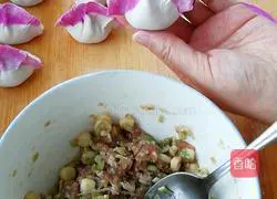 Illustration of how to make colorful dumplings 14