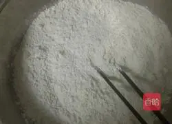 Illustration of how to make green onion layer cake 1