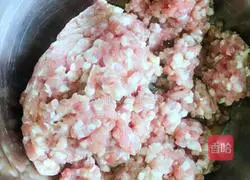 Illustration of how to make wontons 1