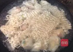 Illustration of how to make wonton noodles 8