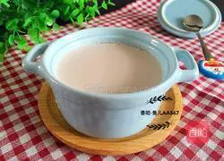 Illustration of how to make walnut and peanut milk 6