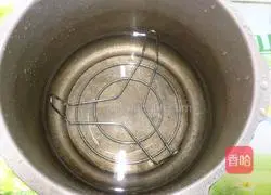 Illustration of braised black chicken soup 5