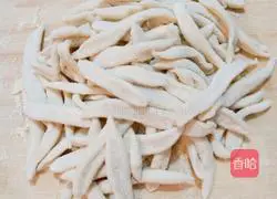 Illustration of making scissor noodles 2